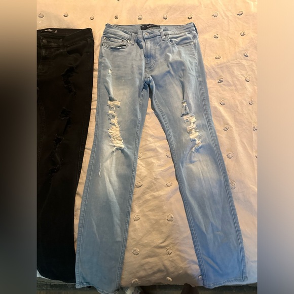 Hollister Jeans - Picture 1 of 2